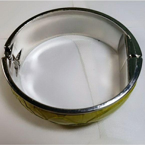 Jessica Simpson Bangle Bracelet - Picture 3 of 3